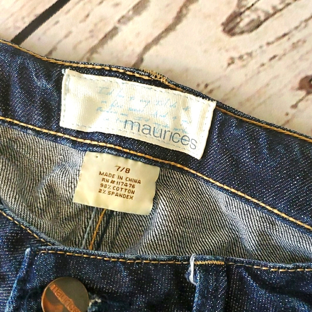 Maurice's dark wash flare leg wrinkled jeans 7/8 - Picture 8 of 10